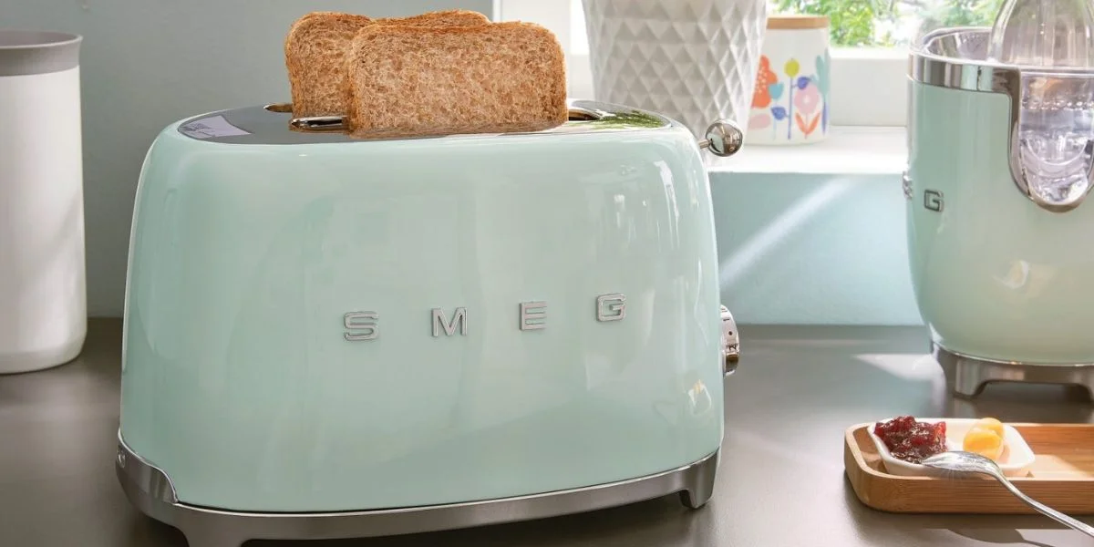 چرا توستر 2 اسلایس اسمگ TSF01 بخریم؟